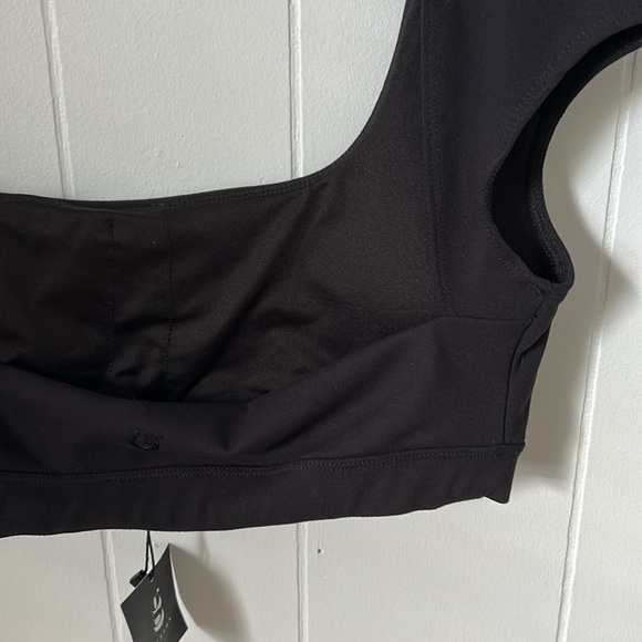 GARAGE short cuff sleeve active bra top with padding M NWT - Picture 5 of 7
